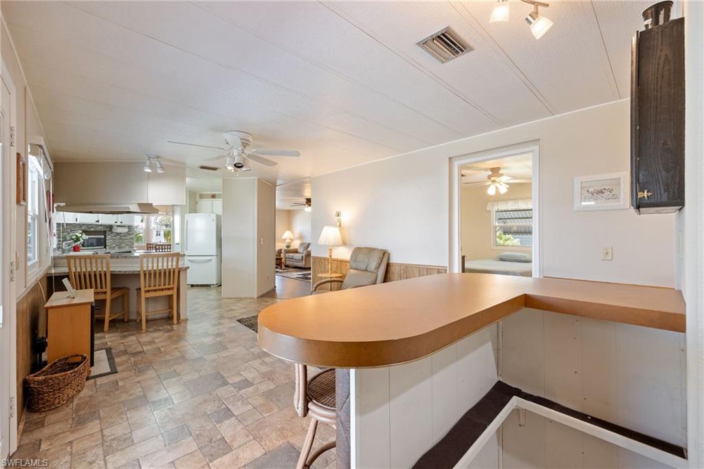 SIX LAKES COUNTRY CLUB - Residential