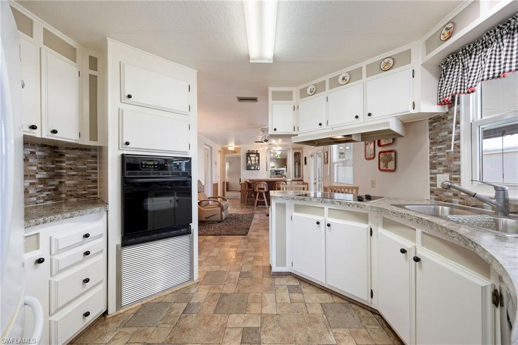 SIX LAKES COUNTRY CLUB - Residential