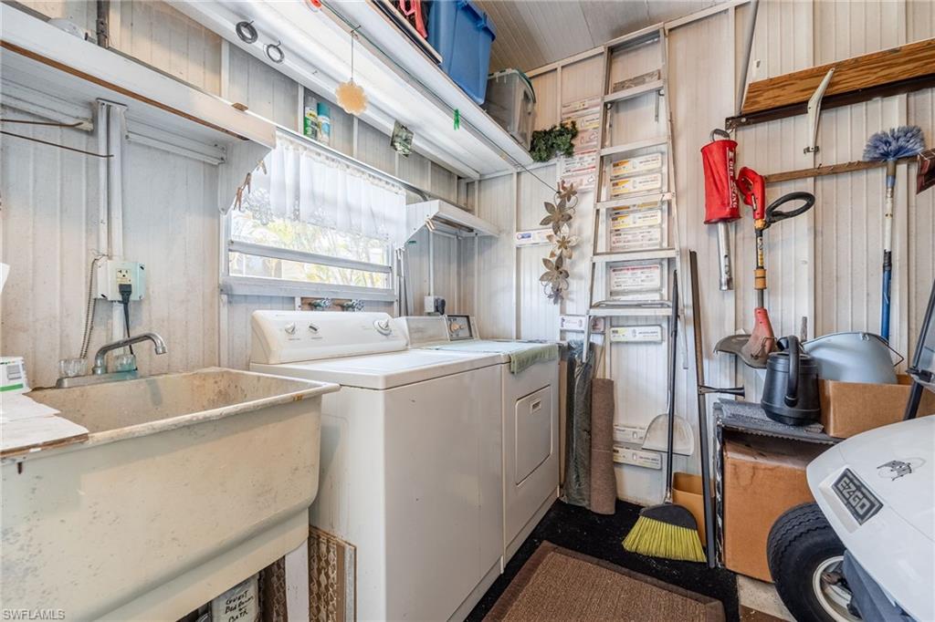 SIX LAKES COUNTRY CLUB - Residential