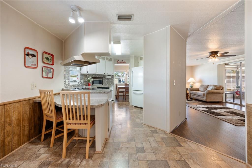 SIX LAKES COUNTRY CLUB - Residential