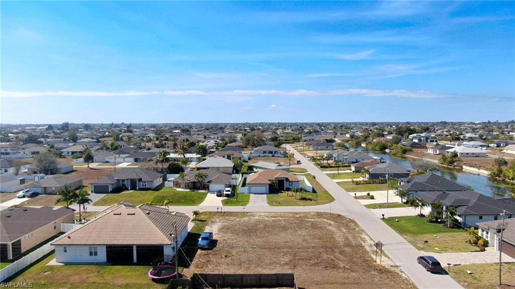 CAPE CORAL - Land