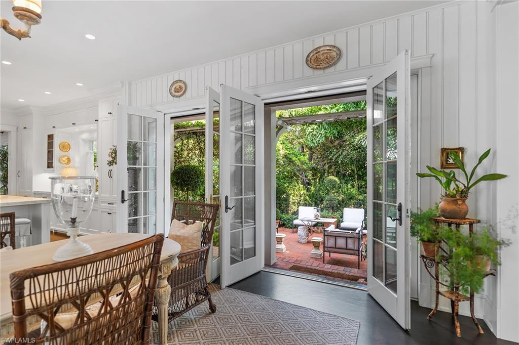 AQUALANE SHORES - Residential