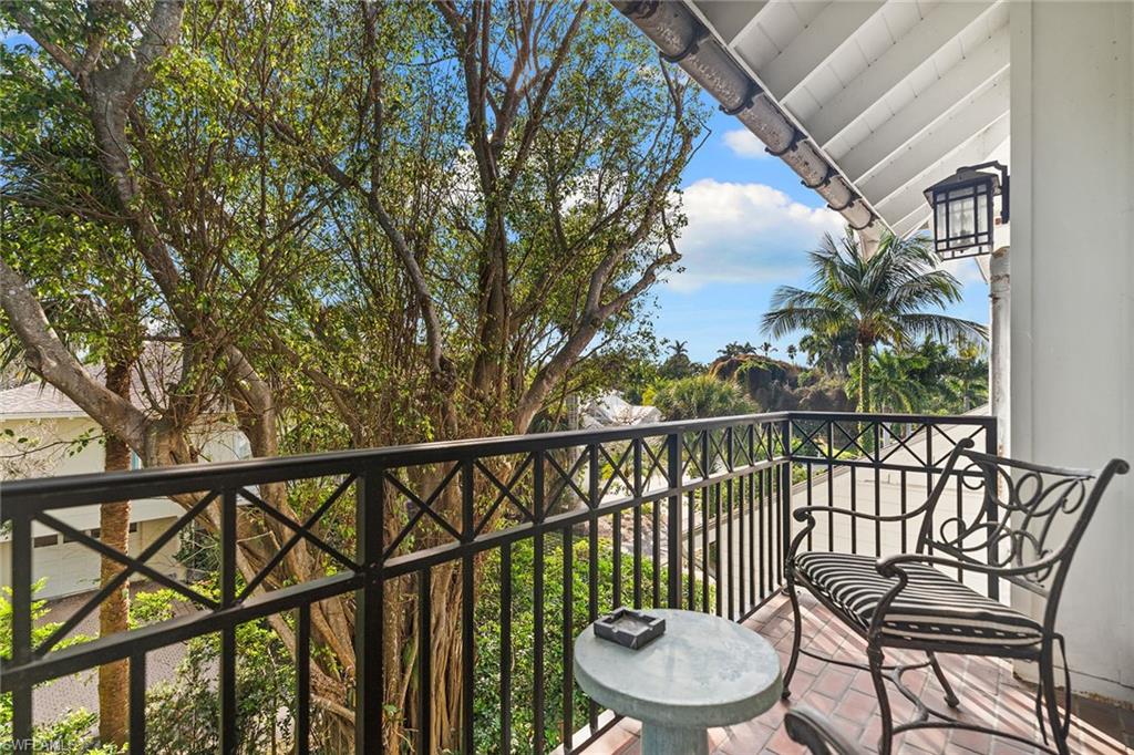 AQUALANE SHORES - Residential