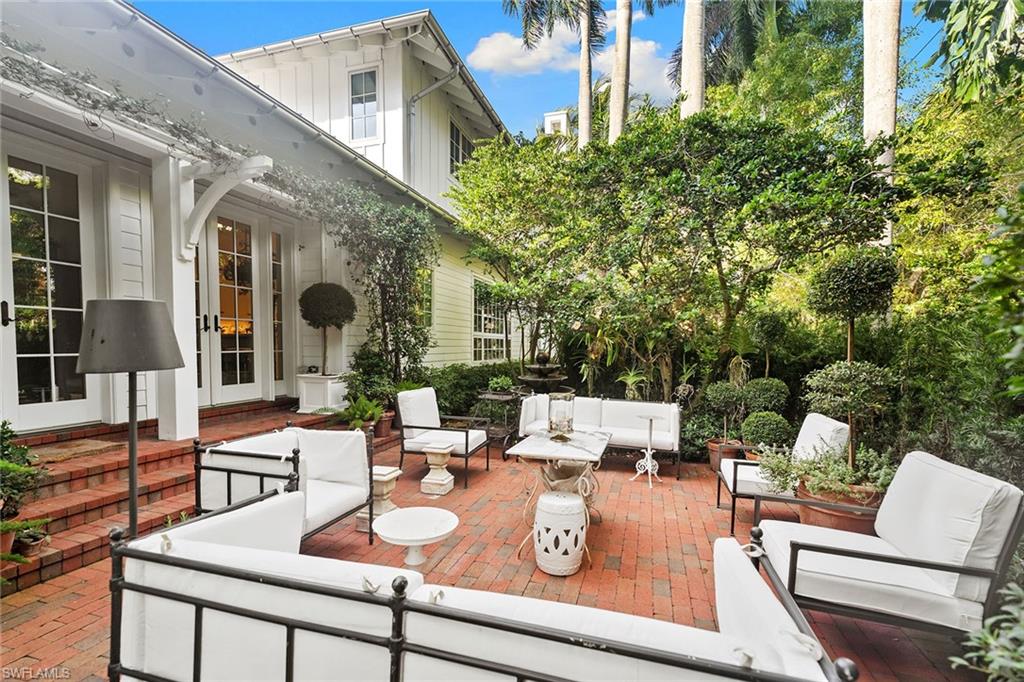 AQUALANE SHORES - Residential