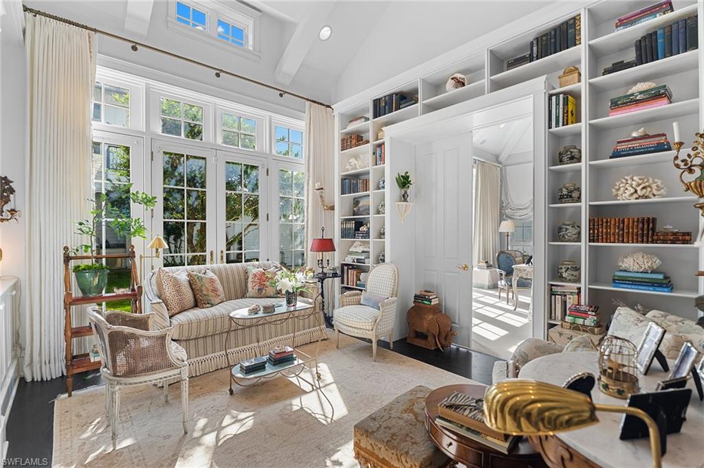 AQUALANE SHORES - Residential