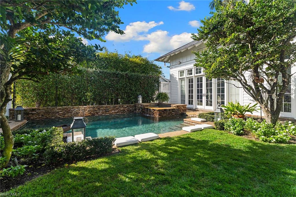 AQUALANE SHORES - Residential