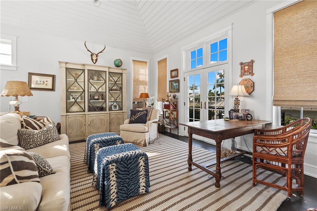 AQUALANE SHORES - Residential