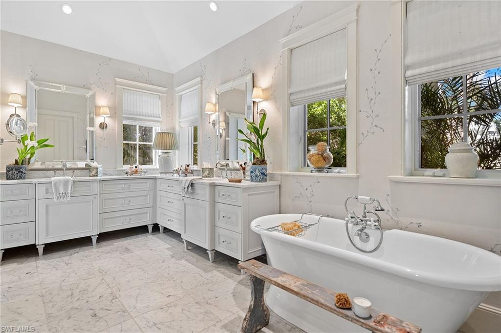 AQUALANE SHORES - Residential