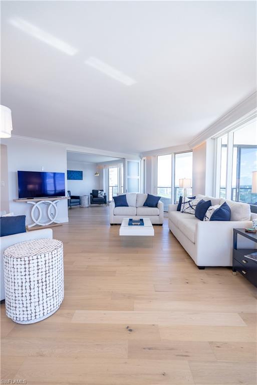 MERIDIAN CLUB - Residential