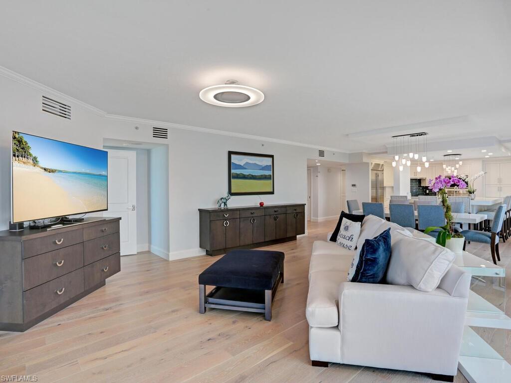 BEACH HOUSE AT NAPLES CAY - Residential