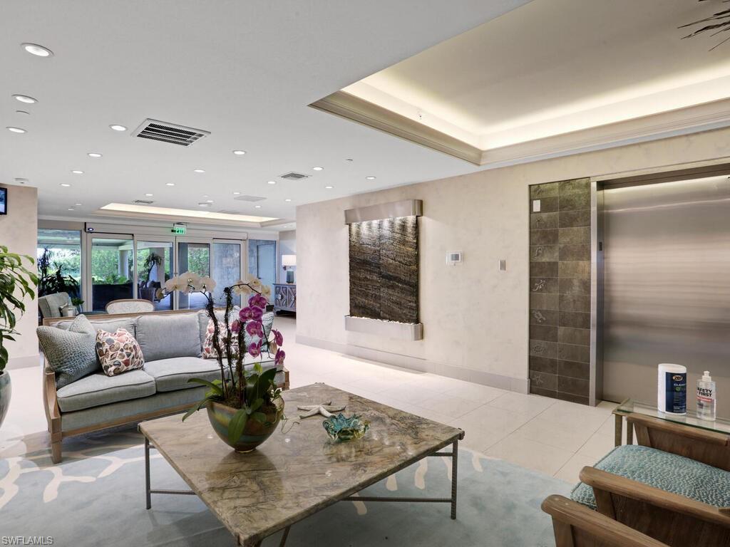 BEACH HOUSE AT NAPLES CAY - Residential