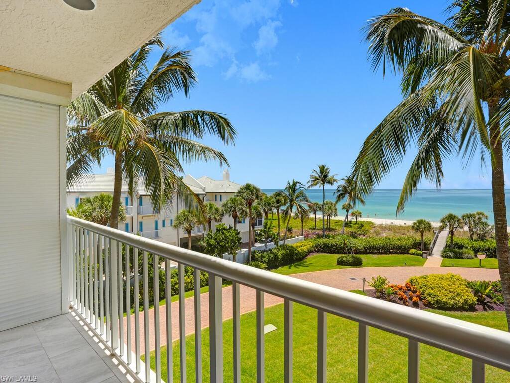 BEACH HOUSE AT NAPLES CAY - Residential
