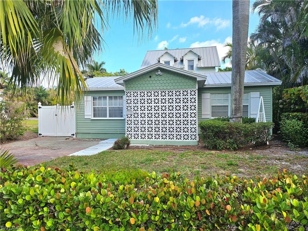 Photo of 835 9th AVE S, NAPLES, FL 34102 (MLS # 225037861)