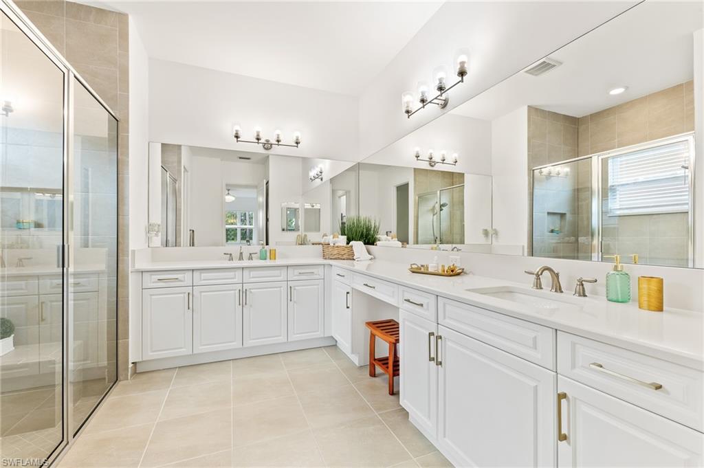 VALENCIA TRAILS - Residential Lease