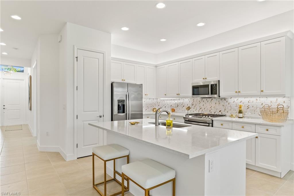 VALENCIA TRAILS - Residential Lease