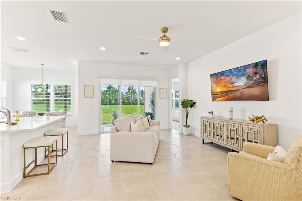 VALENCIA TRAILS - Residential Lease