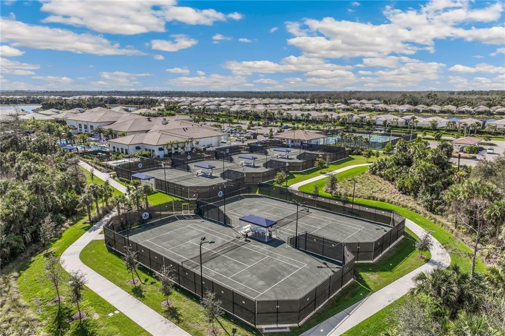 VALENCIA TRAILS - Residential Lease