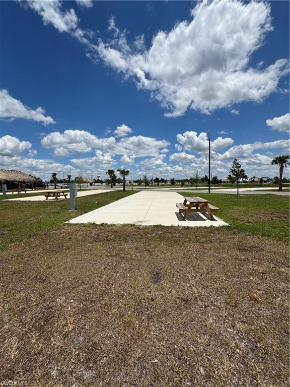 PALM BREEZE - Land