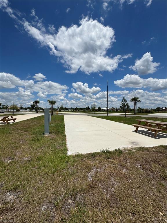 PALM BREEZE - Land