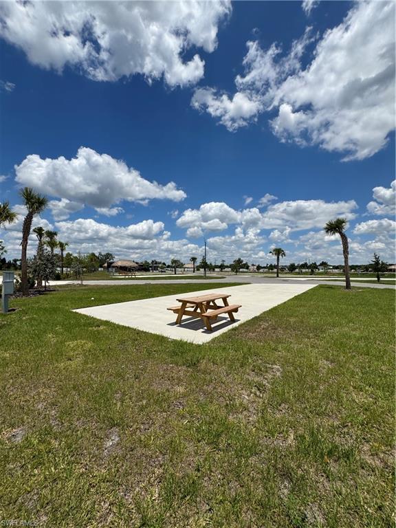 PALM BREEZE - Land
