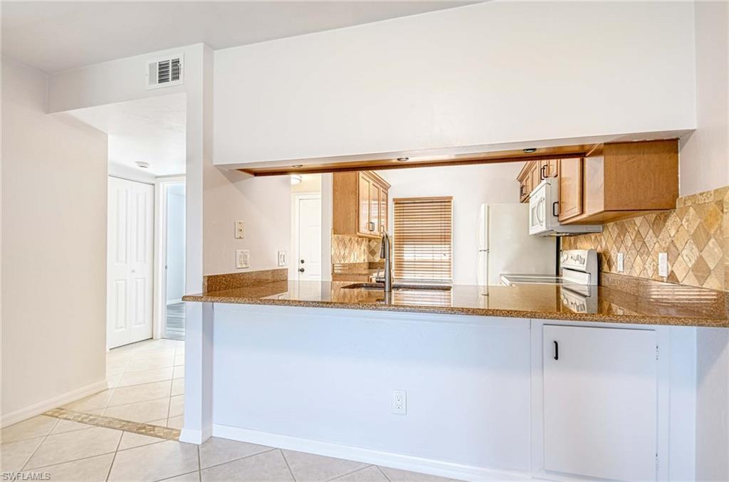 GREENWOOD VILLAGE AT KINGS LAKE - Residential