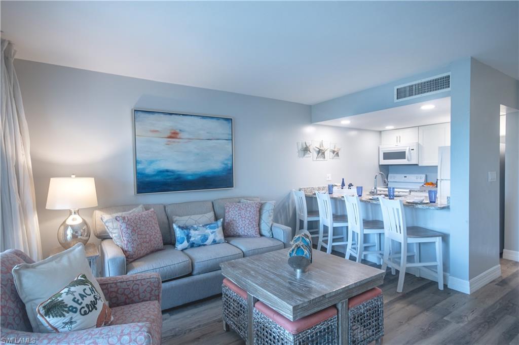 TENNIS VILLAS - Residential