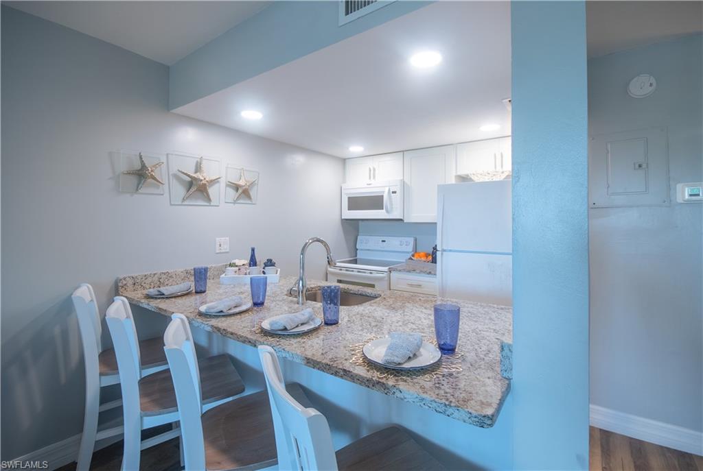 TENNIS VILLAS - Residential