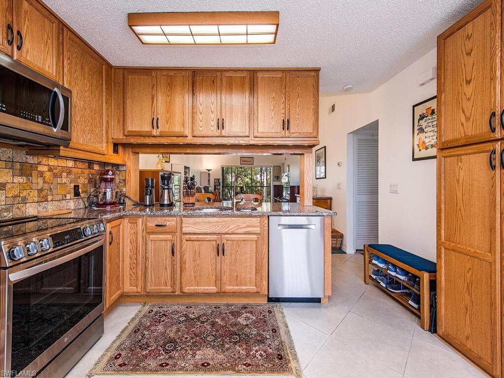 NAPLES SANDPIPER BAY CLUB - Residential