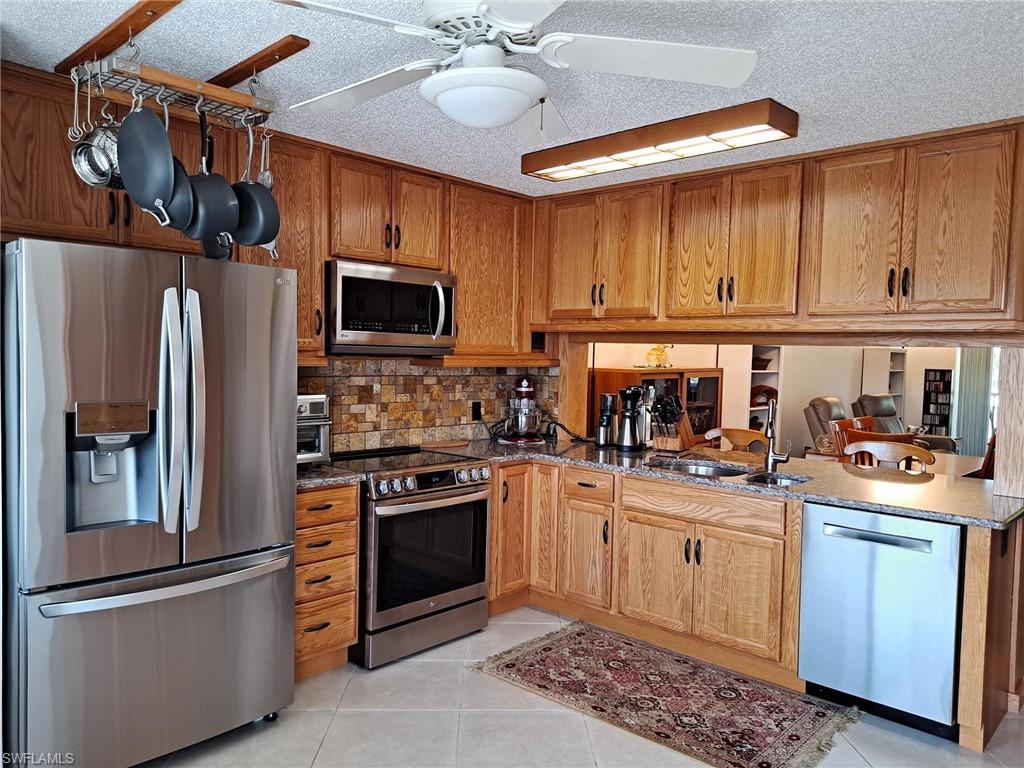 NAPLES SANDPIPER BAY CLUB - Residential