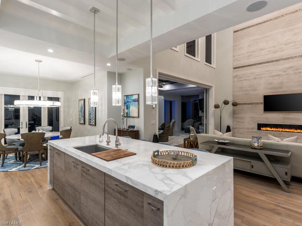 PARK SHORE - Residential