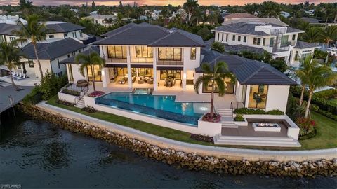 1640 Dolphin CT NAPLES FL 34102