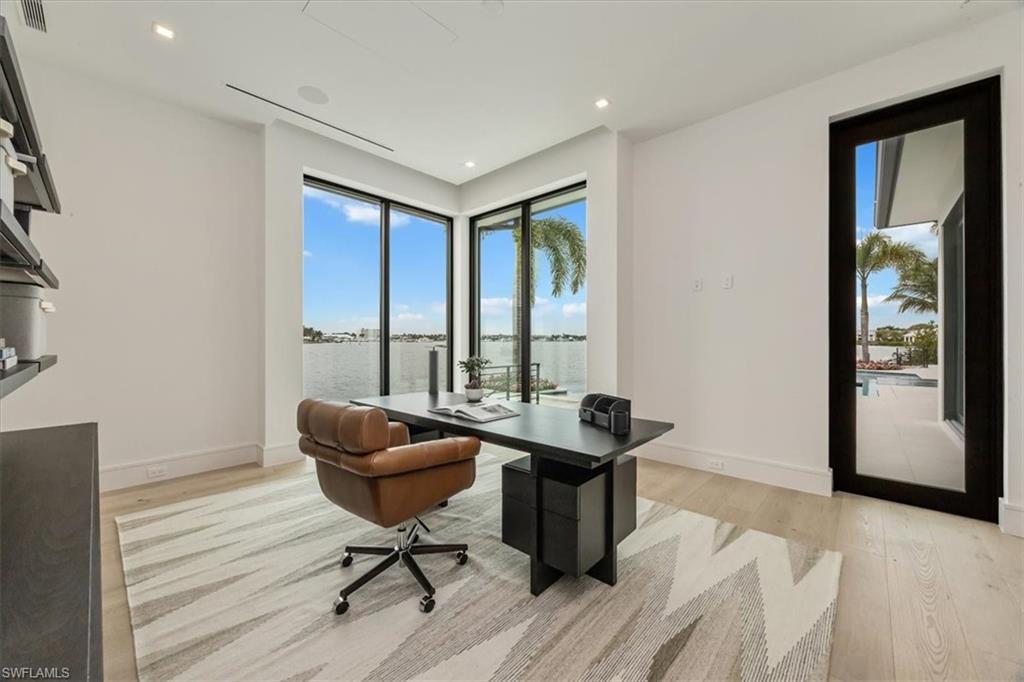 ROYAL HARBOR - Residential