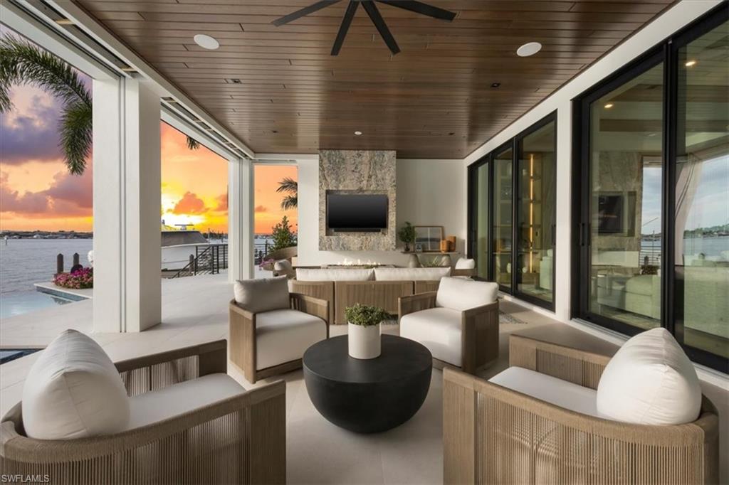 ROYAL HARBOR - Residential