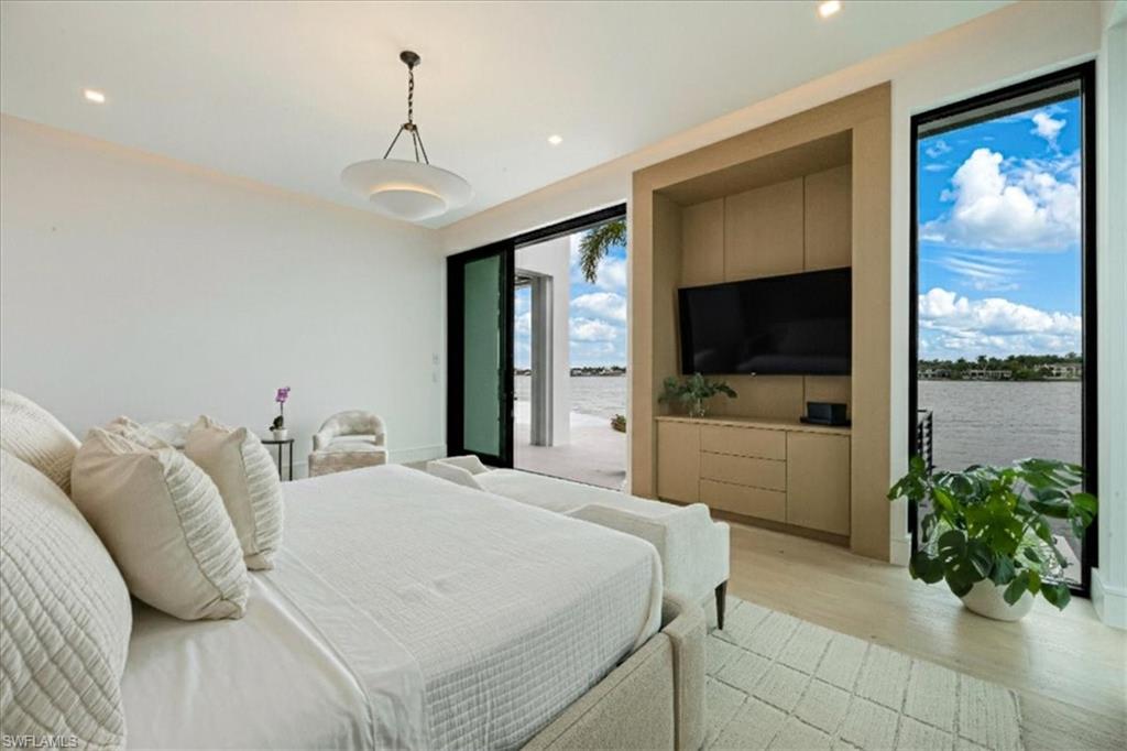 ROYAL HARBOR - Residential