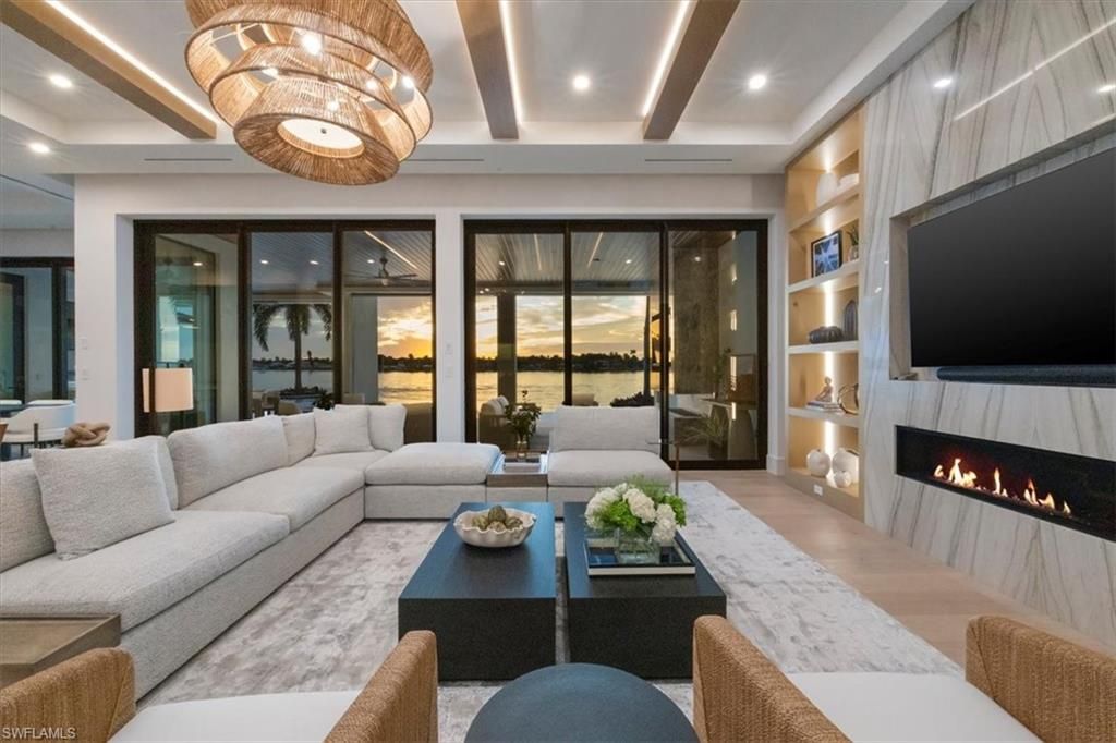 Photo of 1640 Dolphin CT, NAPLES, FL 34102 (MLS # 225079148)