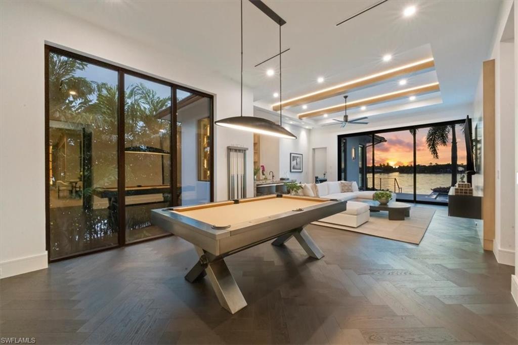 ROYAL HARBOR - Residential