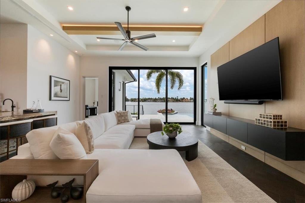 ROYAL HARBOR - Residential