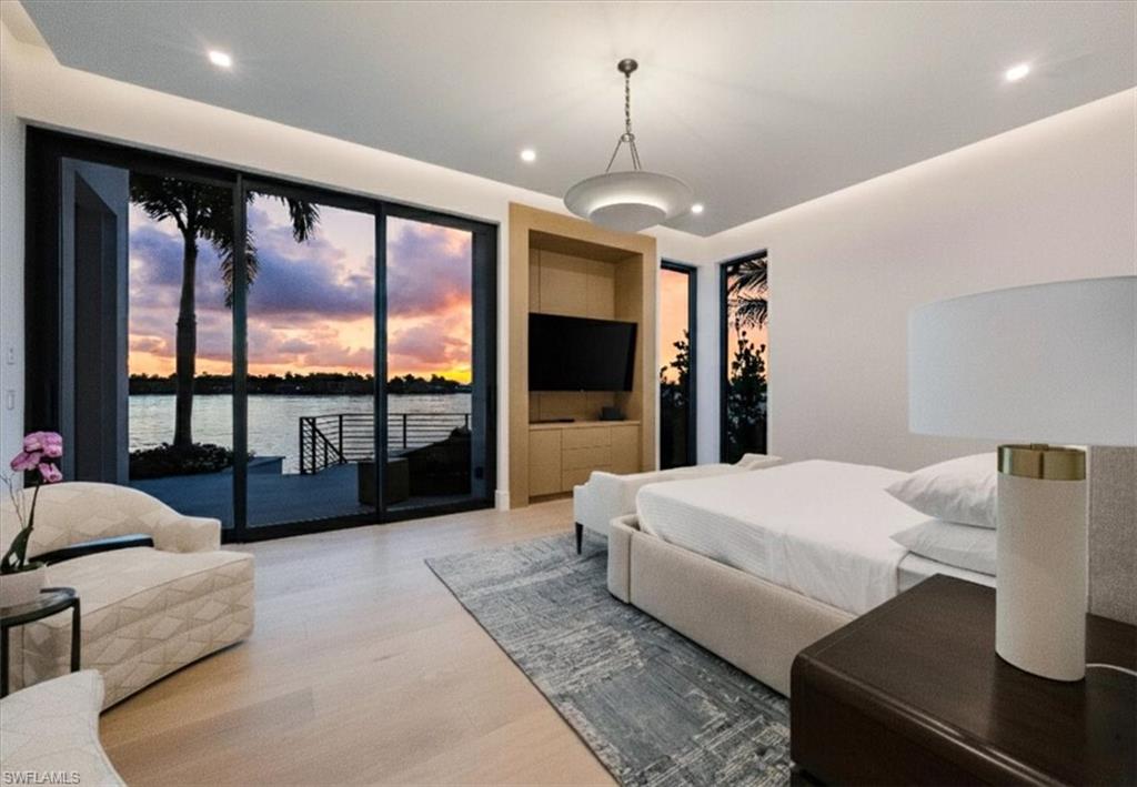 ROYAL HARBOR - Residential