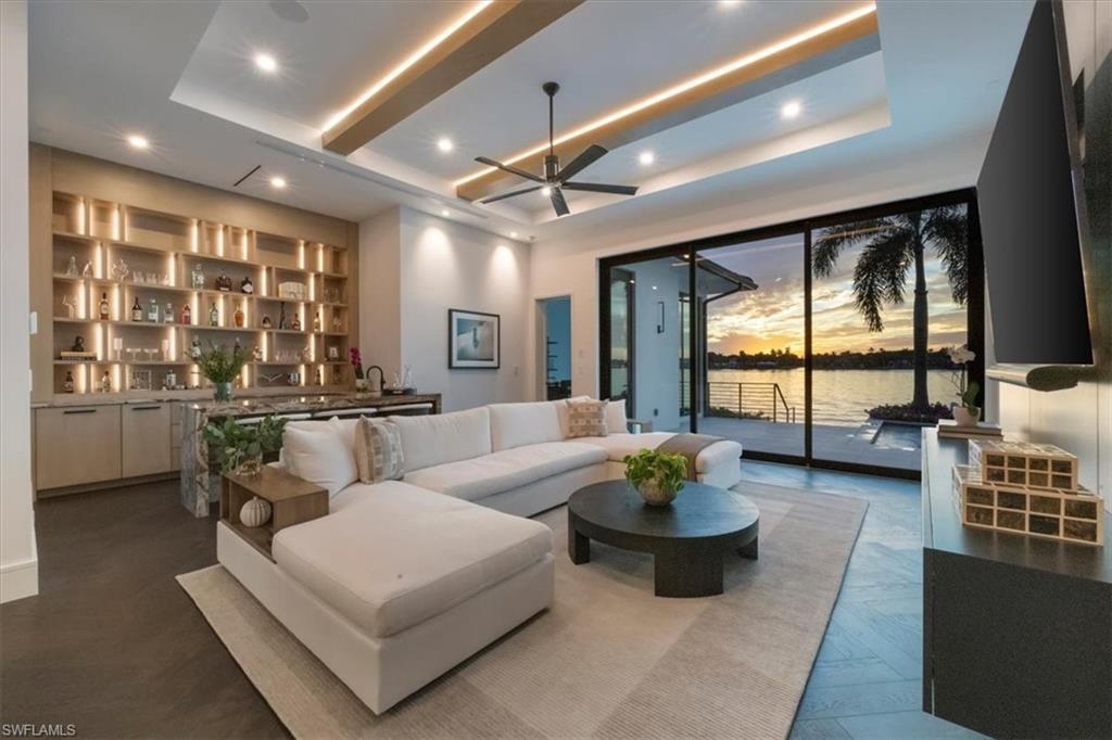 ROYAL HARBOR - Residential