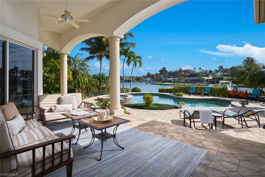 MOORINGS - Residential