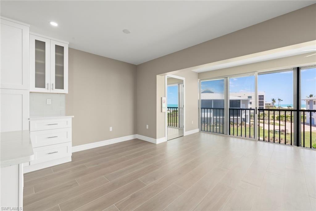 SUNSET SOUTH CONDO - Residential