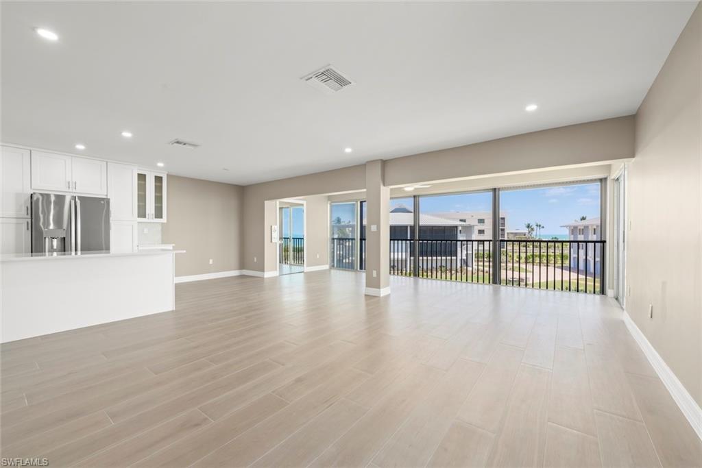 SUNSET SOUTH CONDO - Residential