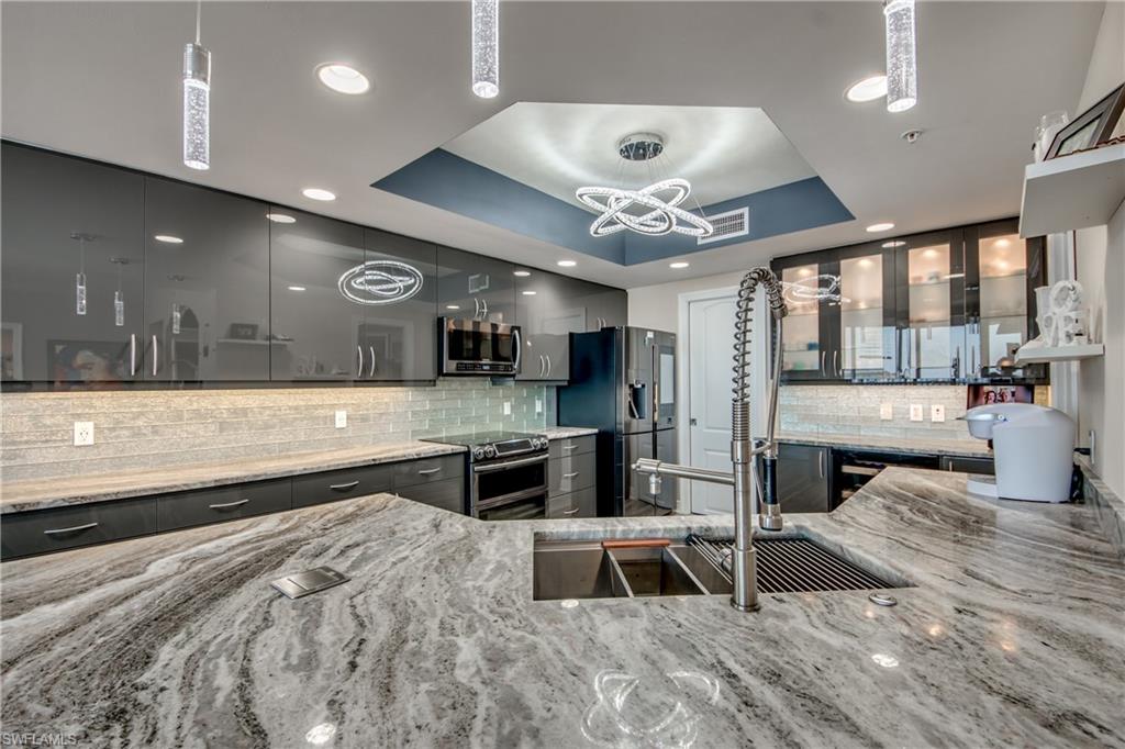 HIGH POINT PLACE - Residential