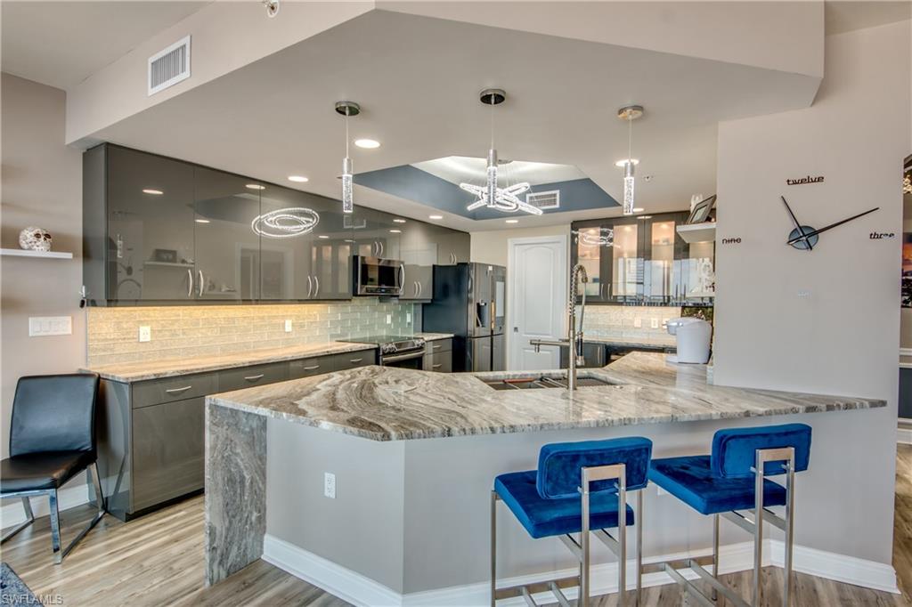 HIGH POINT PLACE - Residential