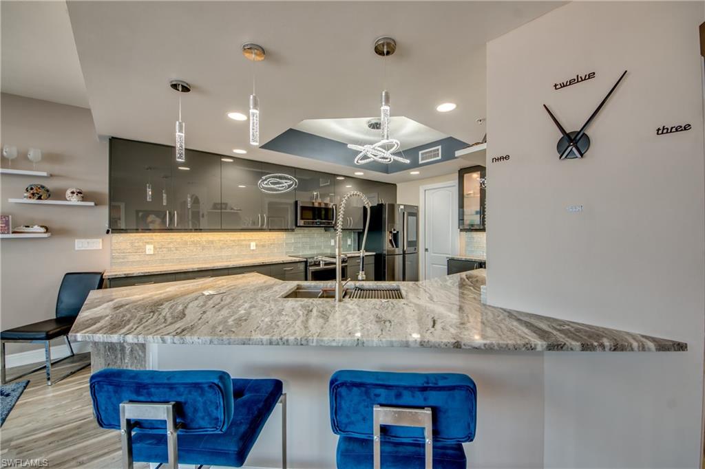 HIGH POINT PLACE - Residential