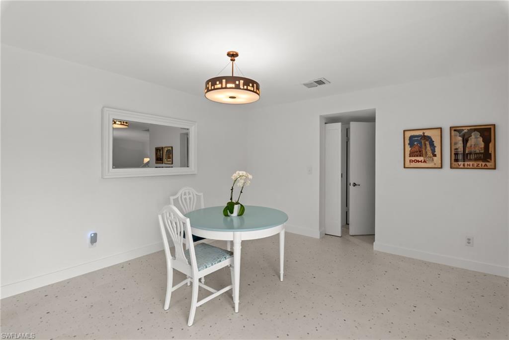 1454 Park Shore CIR 2
