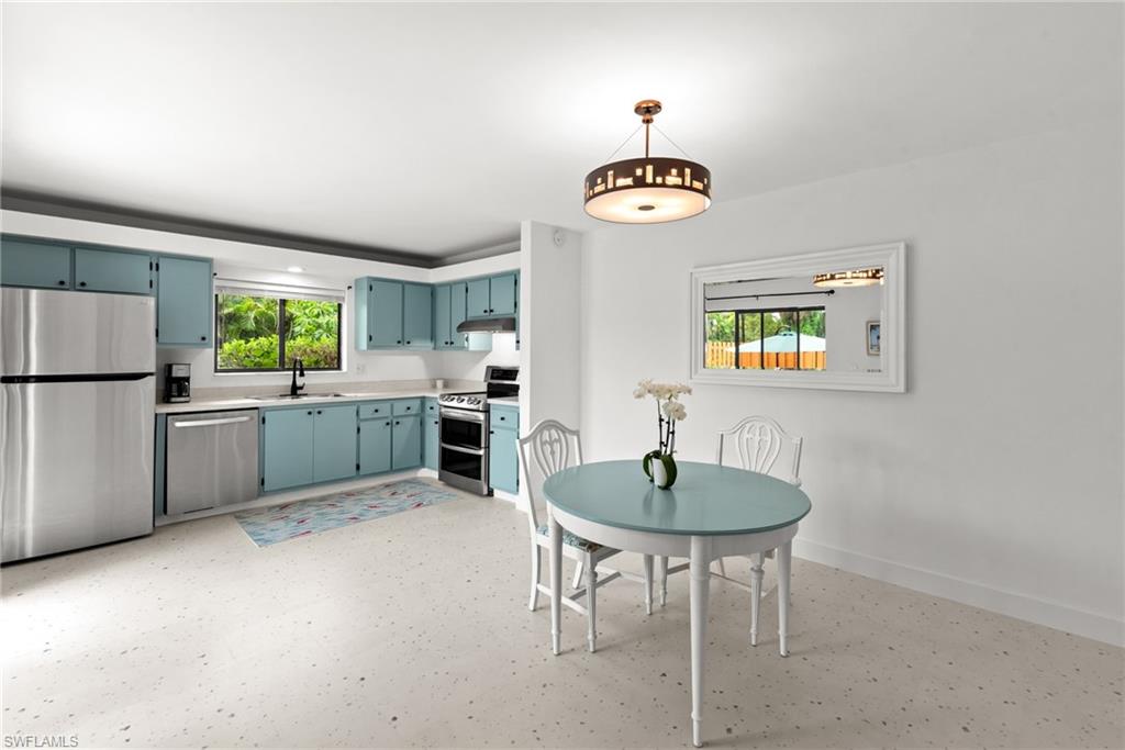 1454 Park Shore CIR 2