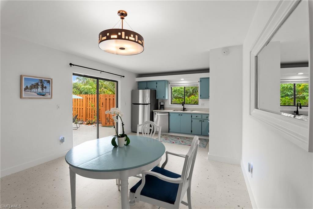 1454 Park Shore CIR 2