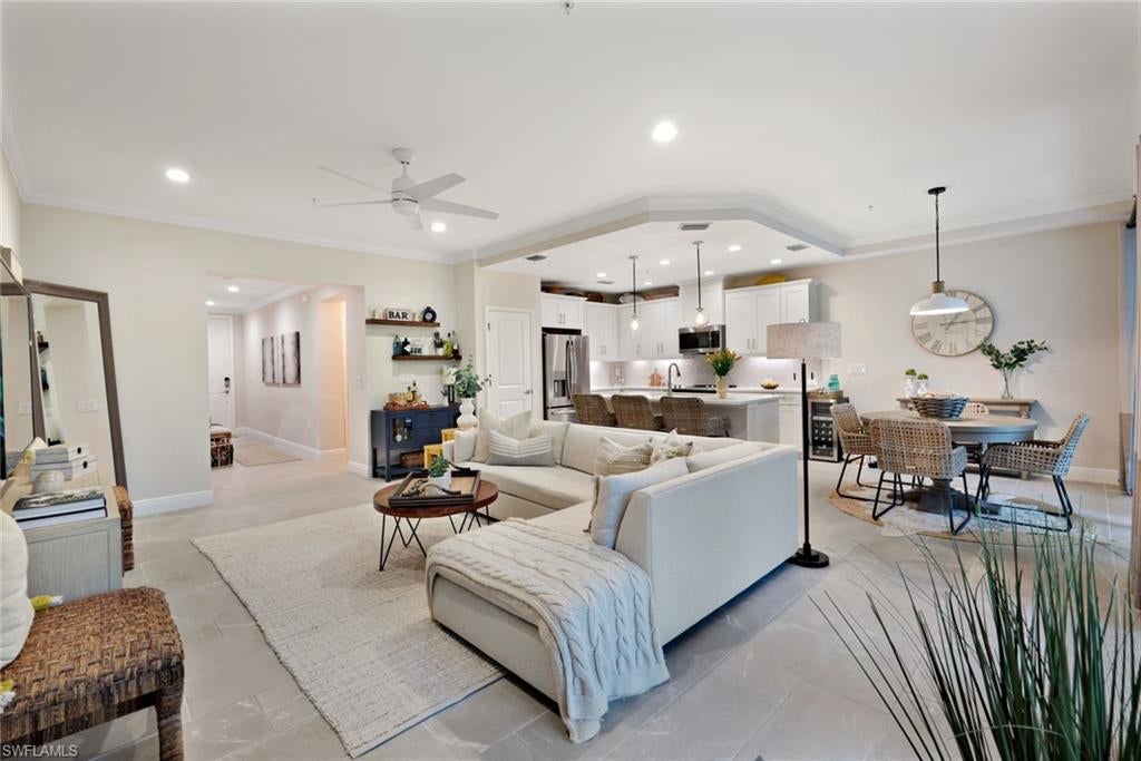 2542 Seychelles DR 702