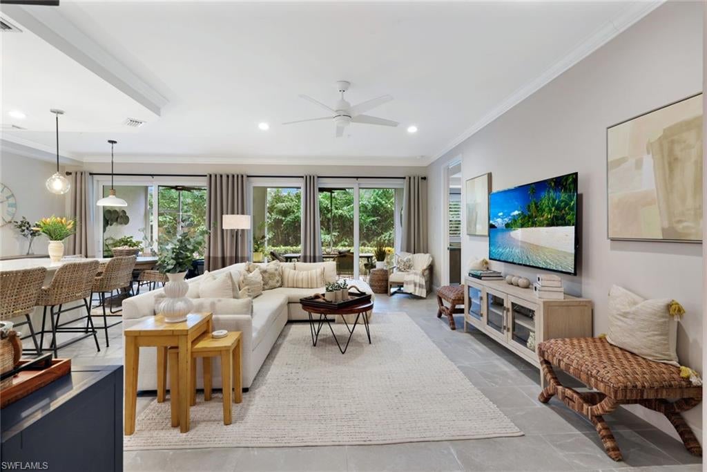 2542 Seychelles DR 702
